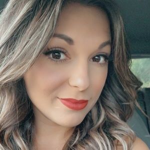 Meet your Posher, Kara